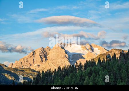 marmolada, höchster Gipfel der dolomiten, an der Grenze zwischen venetien und trentino-Südtirol, Provinzen belluno und trient, italien Stockfoto