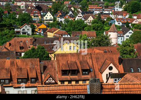 Über den Dächern von wertheim, auf dem Weg zur Burg wertheim Stockfoto