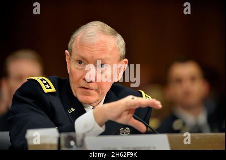 Der Vorsitzende, die gemeinsamen Stabschefs, General Martin E. Dempsey, bezeugte in einer Anhörung vor dem Armed Services Committee des Senats über die Lage in Syrien am Mittwoch, den 7. März 2012. Stockfoto