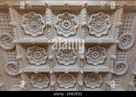 england, Insel wight, East cowes, osborne House, das palastartige ehemalige Zuhause von Königin victoria und Prinz albert, das durbar-Zimmer, verzierte deckendetails im indischen Stil Stockfoto