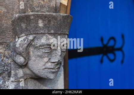 england, hampshire, neuer Wald, ringwood, Pfarrkirche St. peter und St. paul, Statue am Eingang Stockfoto