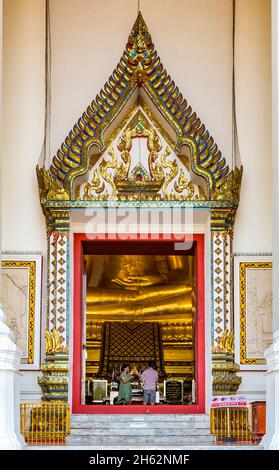 Eingangstür, mit phra mongkhol bophit, buddhistischem Tempelkomplex, beherbergt eine der größten buddha-Statuen in thailand, ayutthaya, thailand, asien Stockfoto