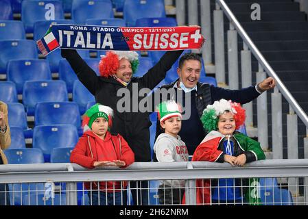 Rom, Italien. November 2021. Fans während des FIFA World Cup Qatar 2022 Gruppe-C-Qualifikationsspiel zwischen Italien und der Schweiz im Olimpico-Stadion in Rom am 12. November 2021. Kredit: Unabhängige Fotoagentur/Alamy Live Nachrichten Stockfoto