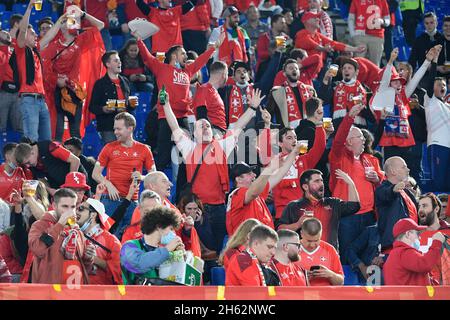 Rom, Italien. November 2021. Fans während des FIFA World Cup Qatar 2022 Gruppe-C-Qualifikationsspiel zwischen Italien und der Schweiz im Olimpico-Stadion in Rom am 12. November 2021. Quelle: Live Media Publishing Group/Alamy Live News Stockfoto