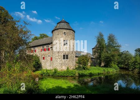 deutschland,ratingen,bergisches Land,rheinland,Nordrhein-westfalen,wasserburg haus zum haus an der Anger,Wasserburg vom Angerbach gespeist,Mittelalter,Kulturstiftung,Konzerte,Restaurant Stockfoto