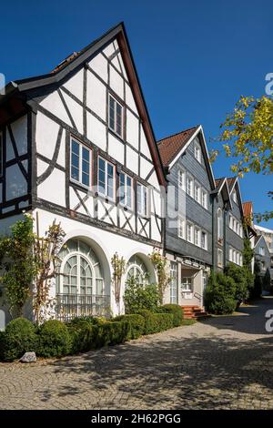 deutschland,wuelfrath,bergisches Land,niederbergisches Land,niederberg,rheinland,Nordrhein-westfalen,Altstadt,Wohnhäuser in der heumarktstraße,Fachwerkhaus und Häuser mit Schieferverkleidung Stockfoto