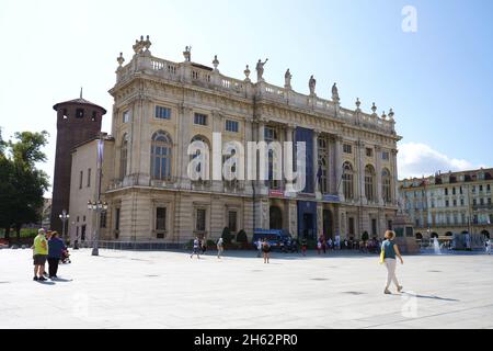 TURIN, ITALIEN - 18. AUGUST 2021: Der Palazzo Madama ist ein Palast in Turin, Sitz des Ersten Senats des Königreichs Italien Stockfoto