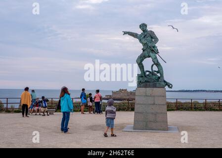 frankreich, bretagne, ille et vilaine, saint malo, Statue des Privatkapitäns robert surcouf Stockfoto