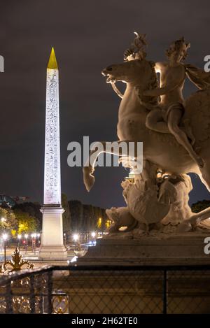 frankreich, paris, beleuchteter luxor Obelisk, Place de la concorde Stockfoto