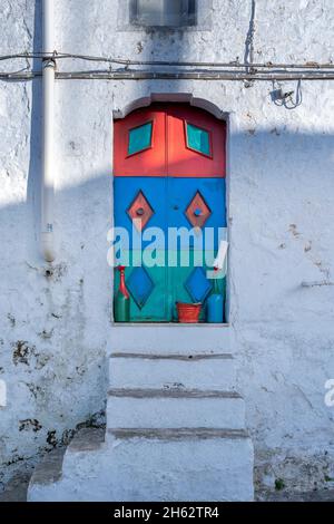 ostuni, provinz brindisi, apulien, italien. In den Gassen von ostuni. ostuni wird auch die weiße Stadt genannt Stockfoto