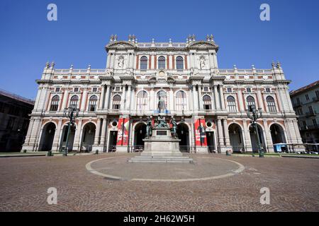 TURIN, ITALIEN - 21. AUGUST 2021: Palazzo Carignano Barockpalast von Turin Sitz des Nationalmuseums des italienischen Risorgimento Stockfoto