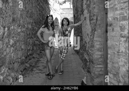 Alte Straße in san gimignano, toskana, italien. san gimignano ist typisch toskanische mittelalterliche Stadt in italien. Stockfoto