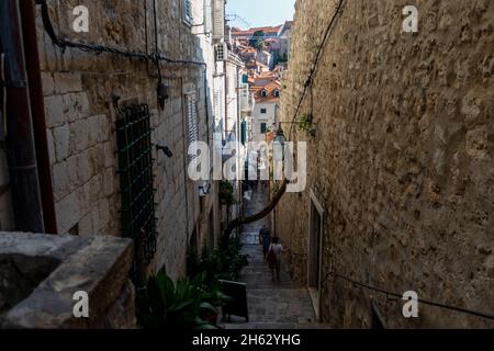 Wandern in Dubrovnik, kroatien - berühmter Drehort für Thronspiel. Dort heißt es: Königslandung Stockfoto