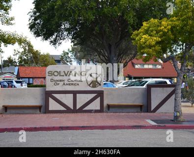 Solvang, Kalifornien, USA - 18. Oktober 2021: Stadtzentrum von Solvang. Stockfoto