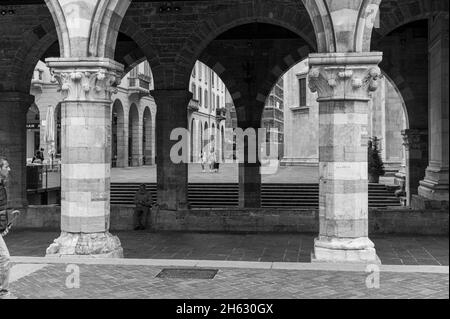 Fassade der Kathedrale in como (cattedrale di santa maria assunta duomo di como), lombardei, italien Stockfoto