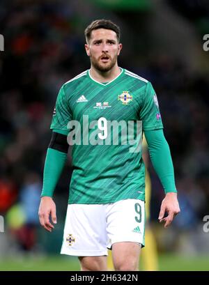 Conor Washington aus Nordirland während des FIFA-Weltmeisterschaft-Qualifikationsspiel im Windsor Park, Belfast. Bilddatum: Freitag, 12. November 2021. Stockfoto