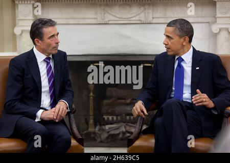 Präsident Barack Obama trifft sich mit NATO-Generalsekretär Anders Fogh Rasmussen im Oval Office, 13. Mai 2011. Stockfoto