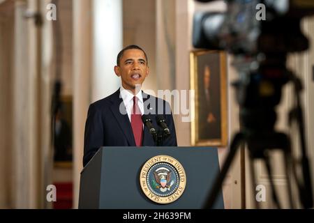 Präsident Barack Obama gibt im Ostsaal des Weißen Hauses eine Erklärung zur Mission gegen Osama bin Laden ab, 1. Mai 2011. Stockfoto