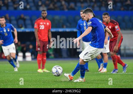 Rom, Italien. November 2021. Jorginho (Italien) während des FIFA World Cup Qatar 2022 Gruppe-C-Qualifikationsspiel zwischen Italien und der Schweiz im Olimpico-Stadion in Rom am 12. November 2021. Kredit: Unabhängige Fotoagentur/Alamy Live Nachrichten Stockfoto