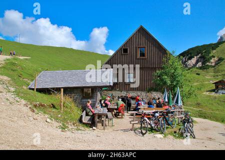 Plumsjochhütte (1630m) auf dem plumsjoch im engl im karwendelgebirge,rißbachtal,tirol,österreich,europa,alm,eng-alm Stockfoto