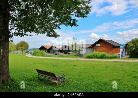 deutschland, oberbayern, 5-seenland, starnberger See, starnberg, Bootshäuser, Fußgängerbrücke, Holzfußbrücke Stockfoto