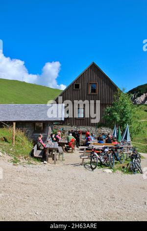 Plumsjochhütte (1630m) auf dem plumsjoch im engl im karwendelgebirge,rißbachtal,tirol,österreich,europa,alm,eng-alm Stockfoto