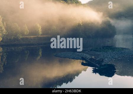 Morgenstimmung über dem rursee Stockfoto