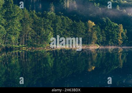 Morgenstimmung über dem rursee Stockfoto