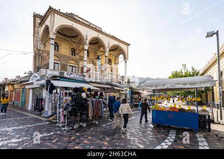 Athen, Griechenland. November 2021. Außenansicht der Tzisdarakis-Moschee am Monastiraki-Platz Stockfoto