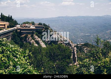 Kloster montserrat,santa maria de montserrat ist eine benediktinerabtei auf dem Berg montserrat in der Nähe von barcelona. Stockfoto