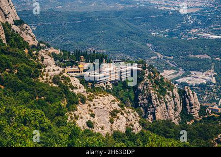 Kloster montserrat,santa maria de montserrat ist eine benediktinerabtei auf dem Berg montserrat in der Nähe von barcelona. Stockfoto