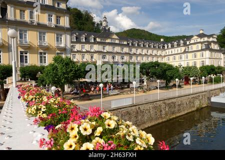 Blick von der lahnbrücke auf die lahn und das kurhaus in Bad ems,Bad ems an der lahn,lahntal,rheinland-pfalz,deutschland Stockfoto