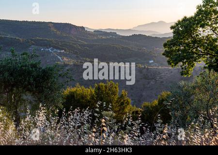 Nur wenige Minuten nach Sonnenaufgang: Pittoreske Landschaft aufgenommen in andalusien, spanien Stockfoto