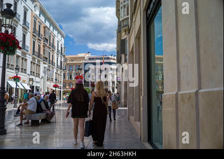 malaga, spanien: Fußgängerzone larios (calle marques de larios, 1891) - diese 300 Meter lange Straße ist die Hauptgeschäftsstraße der Stadt und die fünftteuerste Einkaufsstraße in spanien. Stockfoto