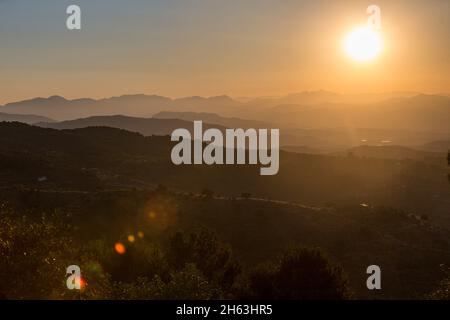 Wenn die Sonne aufsteht: Pittoreske Landschaft aufgenommen in andalusien, spanien (hdr) Stockfoto