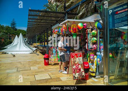 marbella, spanien: Straßenfotografie in der Altstadt mit spanischer Architektur in marbella, costa del sol, andalusien, spanien, europa Stockfoto