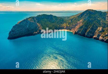 Luftbild, Traumstrand platja des coll baix, Bucht mit Sandstrand, Halbinsel Cap de pinar, Sperrgebiet, s'esgleieta, son espanyol, mallorca, balearen, balearen, balearen, spanien Stockfoto