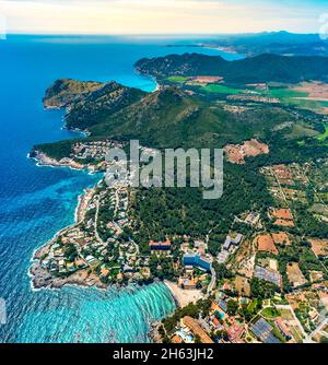 Luftbild, playa n'aladern Strand in der Bucht von Font de sa cala, Hotel alua Soul carolina, capdepera, europa, mallorca, balearen, spanien Stockfoto