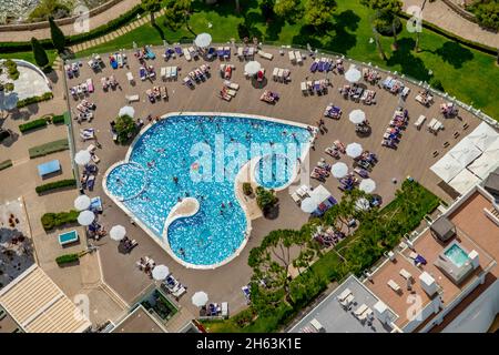 Luftbild, Pool auf dem Dach des Aparthotel Ponent mar, palmanova, Calvià, mallorca, balearen, spanien Stockfoto