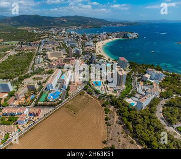 Luftaufnahme, Sandstrand platja de magaluf mit Hotelanlagen,isla de sa porrassa Insel in der Bucht von magaluf,magaluf,Calvià,mallorca,balearen,spanien Stockfoto