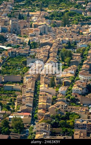 Luftbild, Ansicht der Stadt mit katholischen. kirche St. bartholomäus,església parroquial de sant bartomeu de Sóller,Sóller,europa,balearen,spanien,mallorca Stockfoto