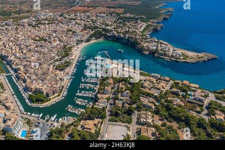 Luftbild, Strand und Yachthafen von porto cristo, manacor, mallorca, europa, balearen, spanien Stockfoto