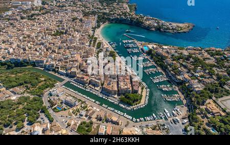 Luftbild, Strand und Yachthafen von porto cristo, manacor, mallorca, europa, balearen, spanien Stockfoto