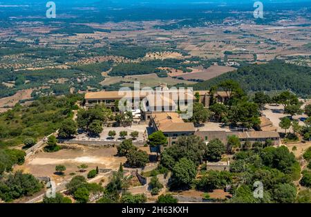 Luftaufnahme, ermita de sant honorat auf dem Berg puig de randa, randa, mallorca, balearen, spanien Stockfoto