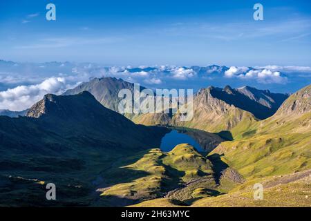 vals,mühlbach,provinz bozen,Südtirol,italien. Blick vom Gipfel der wilderen kreuzspitze hinunter zum wilderen See Stockfoto