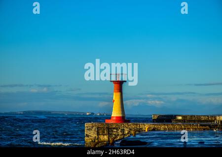 Farbenprächtiger Leuchtturm in der Kalk Bay in Kapstadt Südafrika Stockfoto