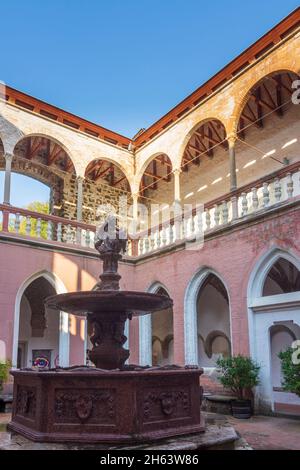 visegrad (plintenburg), königlicher Palast, Ehrenhof, herkules-Brunnen in Pest, ungarn Stockfoto