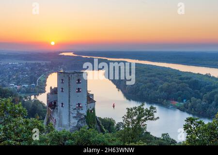 st. andrä-wördern,schloss greifenstein,Donau im Hintergrund und vor dem Ochsenkelsee,Sonnenuntergang im wienerwald,wienerwald,niederösterreich,niederösterreich,österreich Stockfoto