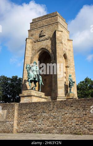 dortmund, Nordrhein-westfalen, deutschland - kaiser-wilhelm-Denkmal an der ruine hohensyburg am hengsteysee. Stockfoto