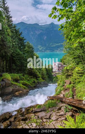 giessbach Wasserfälle mit dem historischen grandhotel giessbach,axalp,aare,brienzersee,berner alpen,berner oberland,Kanton bern,schweiz Stockfoto